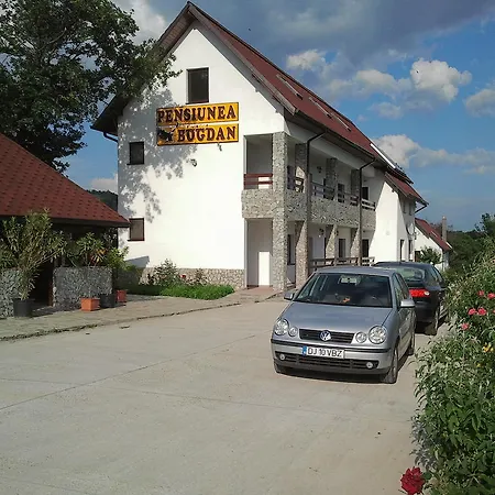 Pensiunea Bogdan Novaci-Straini